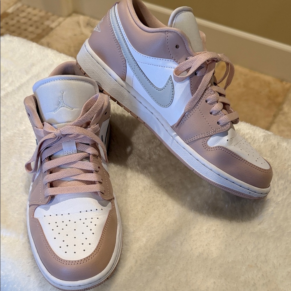 Nike Women’s Low-Top Sneakers in White and Light Dusty Rose Pink